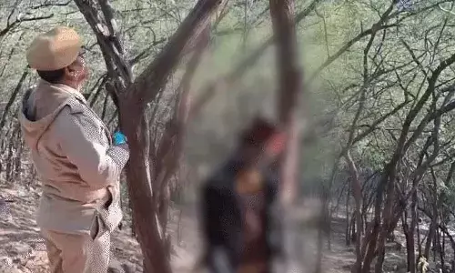 तालाब के पास युवक का शव लटका मिलने से सनसनी