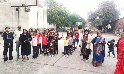 वी क्लब ’लाडली’ व लायंस क्लब ’रूबी’ ने किये सेवा कार्य वी क्लब ’लाडली’ व लायंस क्लब ’रूबी’ ने किये सेवा कार्य