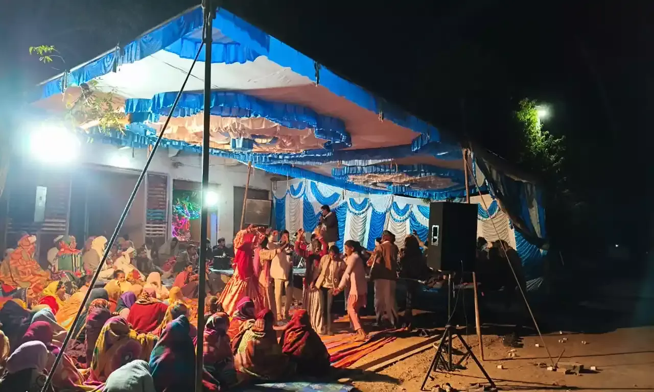 चारधाम यात्रा लौटे यात्रियों का स्वागत, भजन संध्या में झूमें भक्त