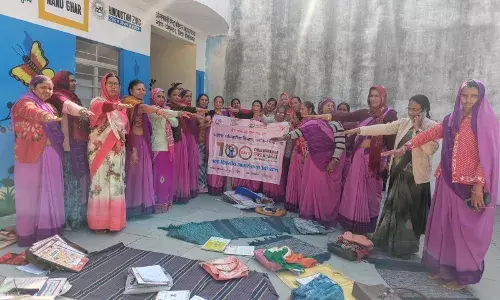 आंगनबाड़ी कार्यकर्ताओं ने बेटियों की शिक्षा बढ़ाने का लिया संकल्प आंगनबाड़ी कार्यकर्ताओं ने बेटियों की शिक्षा बढ़ाने का लिया संकल्प