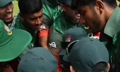 अंडर-19 वर्ल्ड कप: भारत की लगातार दूसरी जीत, बांग्लादेश को 18 रन से रौंदा अंडर-19 वर्ल्ड कप: भारत की लगातार दूसरी जीत, बांग्लादेश को 18 रन से रौंदा