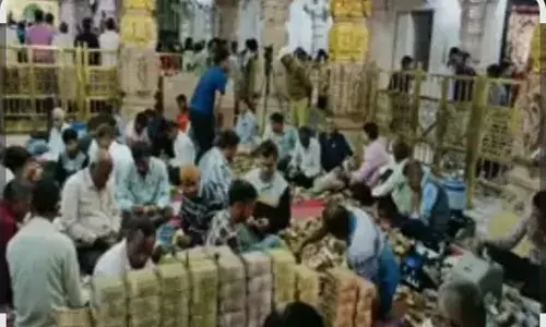 श्रीसांवलिया जी मंदिर: भंडार से पहले राउंड में निकले 10.25 करोड़ रुपए श्रीसांवलिया जी मंदिर: भंडार से पहले राउंड में निकले 10.25 करोड़ रुपए