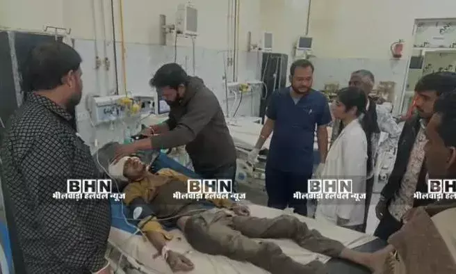 भाकलिया चौराहे पर तेज रफ्तार बजरी से भरे ट्रैक्टर ने किसान को मारी टक्कर, हालत गंभीर