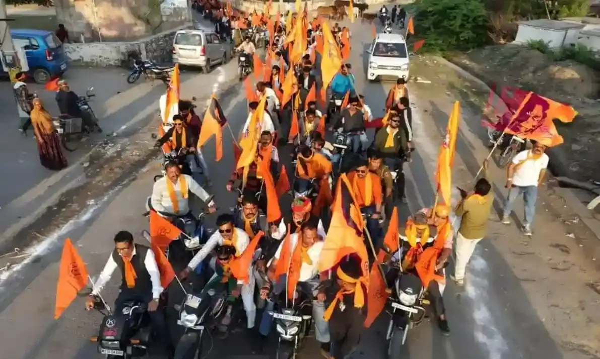 विराट हिन्दू सम्मेलन को लेकर निकाली वाहन रैली