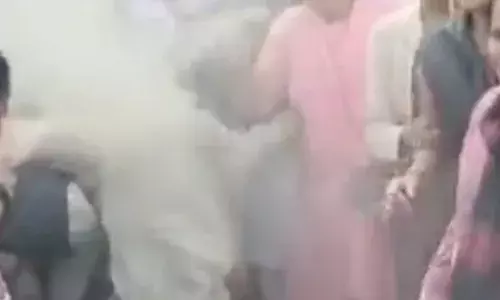 ​नीमच: कांग्रेस विधायक फूल सिंह बरैया के खिलाफ आक्रोश, भाजपा महिला मोर्चा ने फूंका पुतला