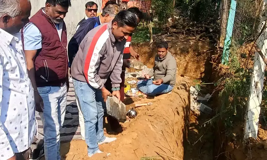 जोगनिया माता कुवाड़ा रोड परिसर में जनसुविधाओं के विस्तार का कार्य शुरू