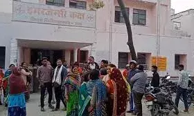 मऊ: पुरानी रंजिश में बोलेरो चालक ने लोगों पर चढ़ाई गाड़ी, मां-बेटी की दर्दनाक मौत, तीन घायल