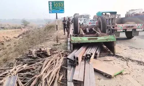 ट्रैक्टर-ट्रॉली पलटी, चालक की हुई मौत