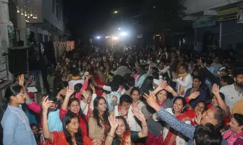 नाकोड़ा पार्श्व भैरव भक्ति में डूबा भीलवाड़ा, भजनों की रसधारा में उमड़े हजारों श्रद्धालु