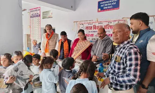 बालिका विद्यालय में डेढ़ सौ स्कूल बैग वितरित किए शाखा भोजरास