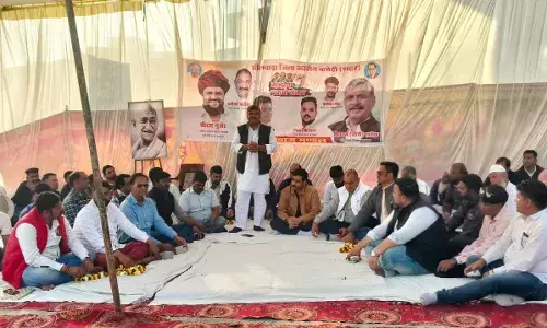 जिला कांग्रेस कमेटी शहर  ग़रीब नवाज़ मंडल का मनरेगा बचाओ आंदोलन के तहत एक दिवसीय धरना