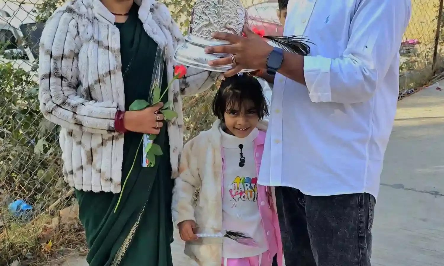 भक्त प्रभु लाल की मनोकामना पूर्ण होने पर खाटु श्याम के चढ़ाया चांदी का मुकुट