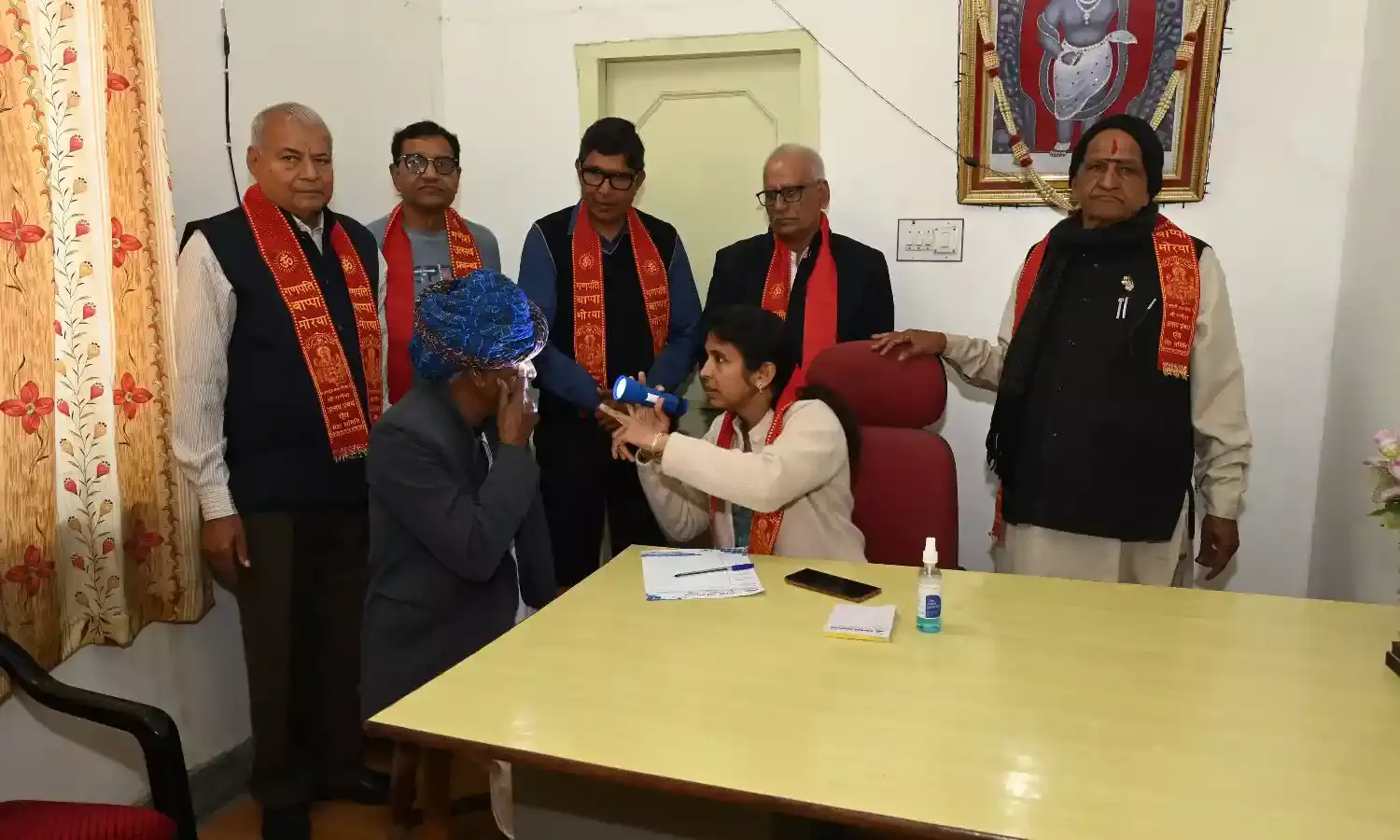 निशुल्क नेत्र जांच,दंत एवं होम्योपैथिक चिकित्सा शिविर आयोजित