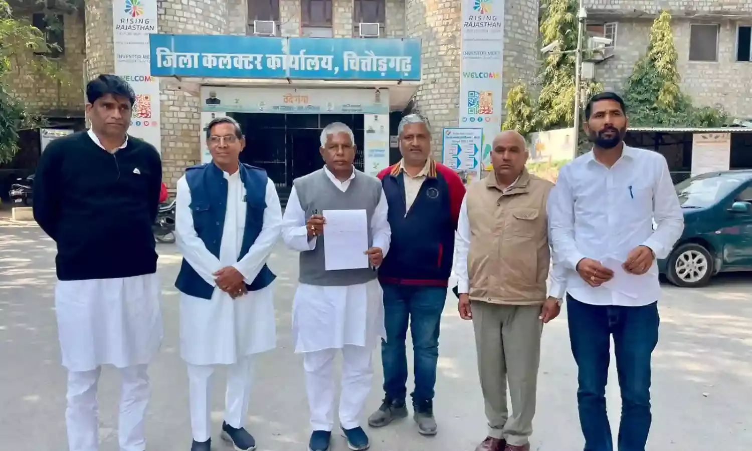 पूर्व राज्यमंत्री जाड़ावत ने चित्तौड़गढ़ में मतदाता सूची पर एडीएम से की मुलाकात