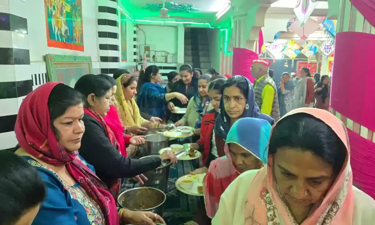 चंद्र दर्शन के उपलक्ष पर भजन-कीर्तन का हुआ आयोजन