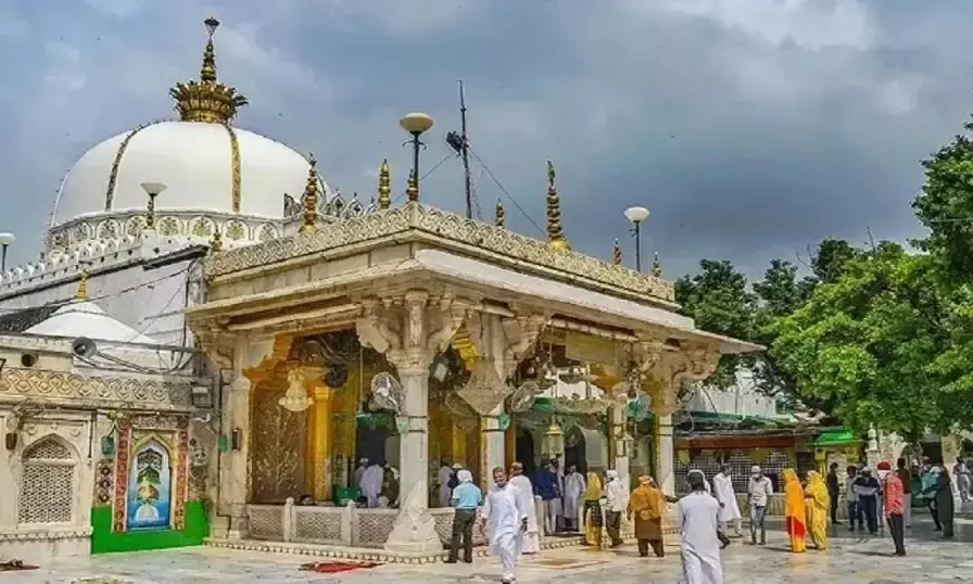 ​अजमेर दरगाह में शिव मंदिर होने का दावा: सिविल कोर्ट ने याचिका स्वीकार कर जारी किए नोटिस