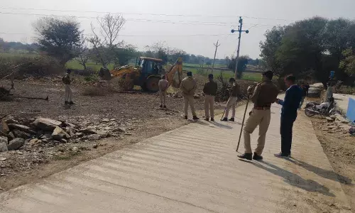 लाल का खेड़ा में 15 बीघा सरकारी भूमि से हटाया गया अतिक्रमण, राजस्व-पुलिस की संयुक्त कार्रवाई