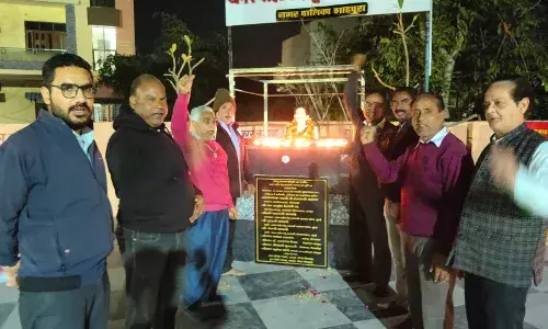 शाहपुरा में शहीद हेमू कालानी की पूर्व संध्या पर दीपदान, आज रोगियों की सेवा