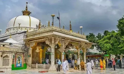 ​अजमेर दरगाह में शिव मंदिर होने का दावा: सिविल कोर्ट ने याचिका स्वीकार कर जारी किए नोटिस