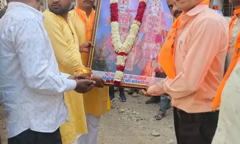 102 युनिट किया रक्तदान