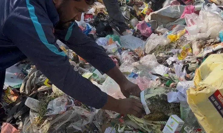 गौसेवकों की सजगता से बची गौवंश की जान, नगर निगम की लापरवाही उजागर