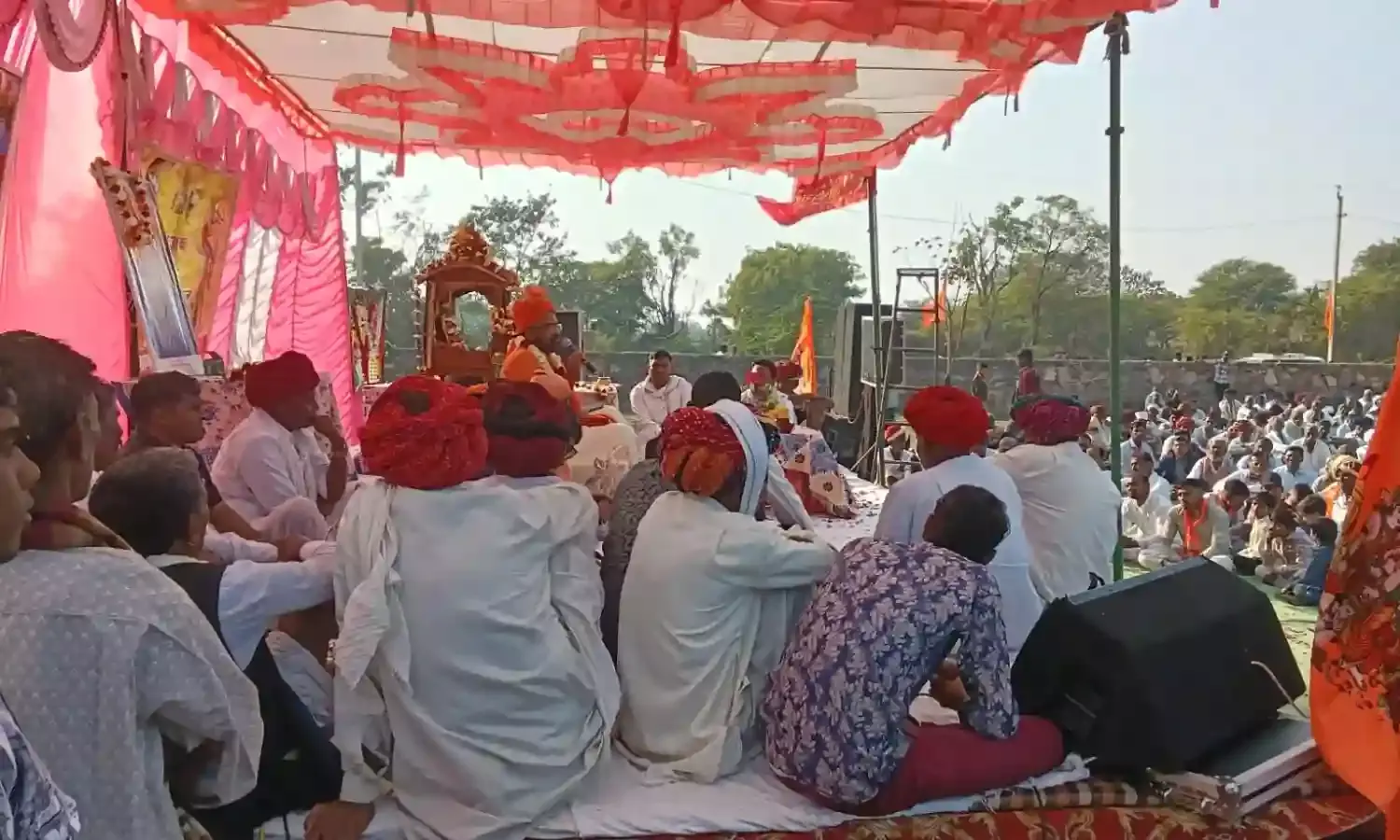 विराट हिन्दू सम्मेलन में समाज को संगठित रहने का आह्वान विराट हिन्दू सम्मेलन में समाज को संगठित रहने का आह्वान