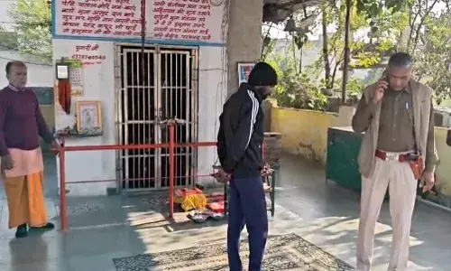 बापूनगर में सिंदूरी बालाजी मंदिर और चाय की केबिन के ताले टूटे, नकदी व सामान पार बापूनगर में सिंदूरी बालाजी मंदिर और चाय की केबिन के ताले टूटे, नकदी व सामान पार