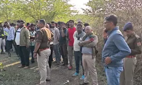 पटेलनगर में छात्र की रहस्यमयी मौत, नीम के पेड़ से लटकी मिली लाश, एक माह पहले बहन ने भी की थी खुदकुशी, मचा हड़कंप