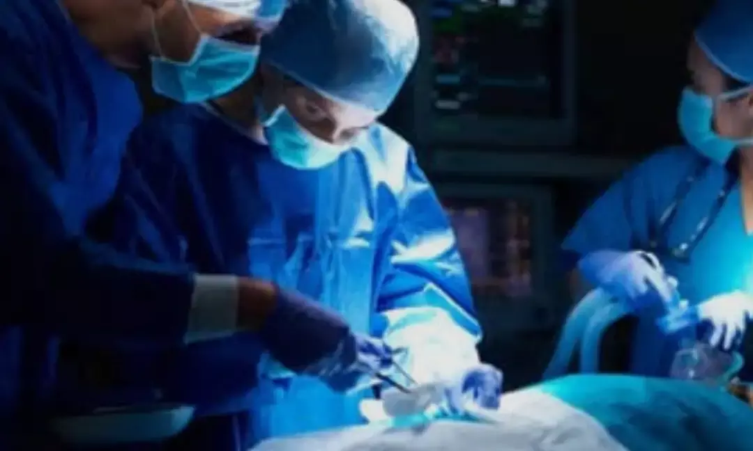 नेता जी के पेट में मिली बच्चेदानी, डॉक्टर भी रह गए दंग