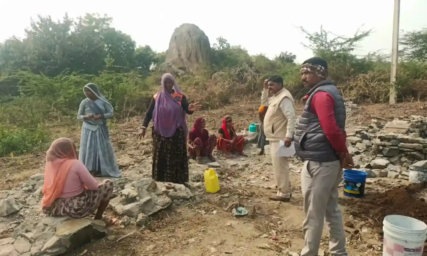पातोला महादेव पुर रोड पर अतिक्रमण हटाया, करोड़ों की जमीन कराई मुक्त
