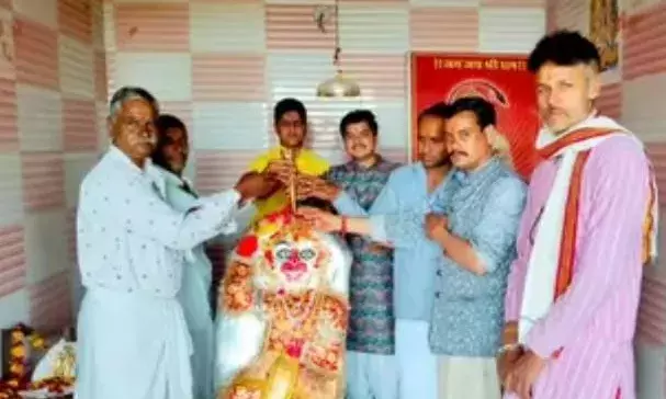 बरूदनी में बावड़ी बालाजी मंदिर पर कलश स्थापना की द्वितीय वर्षगांठ श्रद्धा से मनाई