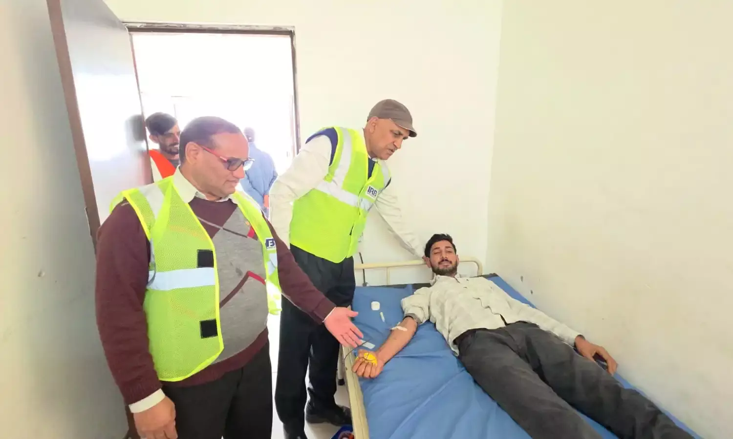 लाम्बियाकला टोल पर राष्ट्रीय सड़क सुरक्षा माह के अंतर्गत रक्तदान शिविर आयोजित लाम्बियाकला टोल पर राष्ट्रीय सड़क सुरक्षा माह के अंतर्गत रक्तदान शिविर आयोजित