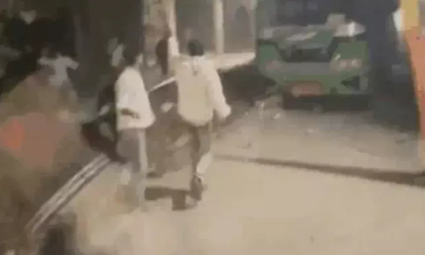 उज्जैन के तराना में तनाव: विहिप पदाधिकारी पर हमले के बाद भड़की हिंसा, 11 बसों में तोड़फोड़, धारा 144 लागू