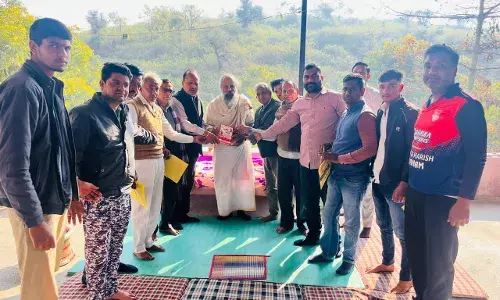 संघ शताब्दी वर्ष पर हिन्दू सम्मेलन शंखनाद, महंत महाराज ने किया पोस्टर विमोचन संघ शताब्दी वर्ष पर हिन्दू सम्मेलन शंखनाद, महंत महाराज ने किया पोस्टर विमोचन