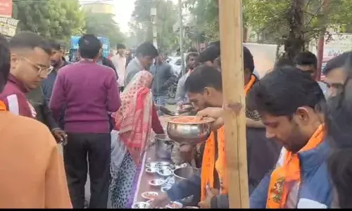 राम मंदिर प्राण प्रतिष्ठा की तीसरी वर्षगांठ पर 511 किलो गाजर हलवे का प्रसाद वितरण राम मंदिर प्राण प्रतिष्ठा की तीसरी वर्षगांठ पर 511 किलो गाजर हलवे का प्रसाद वितरण