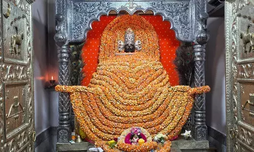 बसंत पंचमी पर विशेष महत्व रखता है खाटू श्याम का पीतांबरी बागा बसंत पंचमी पर विशेष महत्व रखता है खाटू श्याम का पीतांबरी बागा