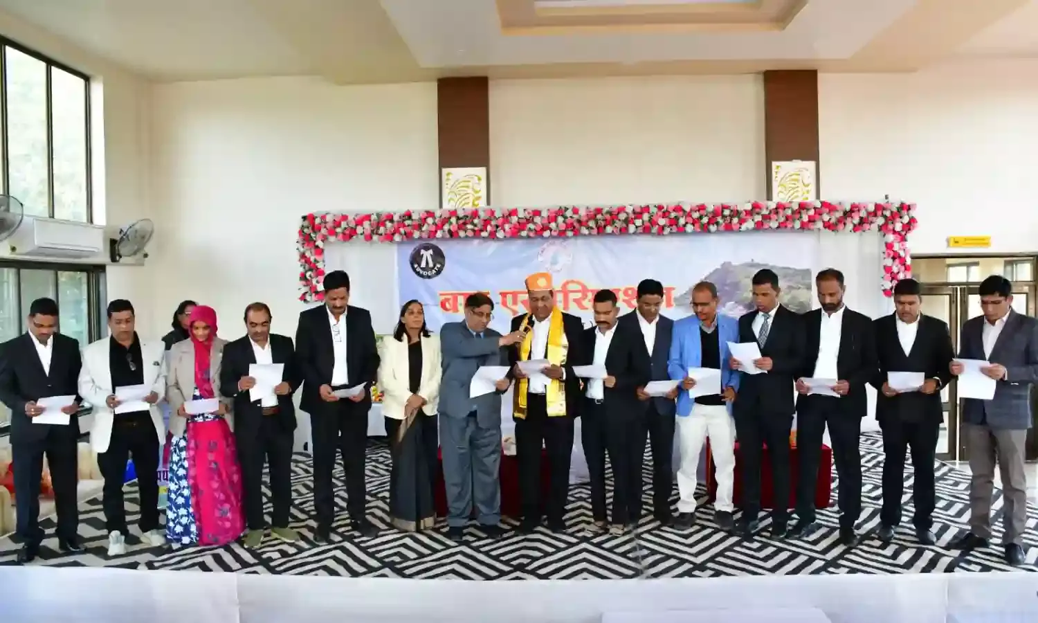 जिला कोर्ट परिसर का निरीक्षण कर कोर्ट कार्मिकों से किया सीधा संवाद, बार एसोसिएशन को दिलाई शपथ