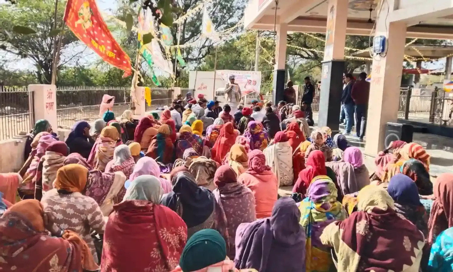 मनरेगा बचाओ जनआंदोलन के तहत ग्राम पंचायत स्तर पर कांग्रेस का जोरदार प्रदर्शन