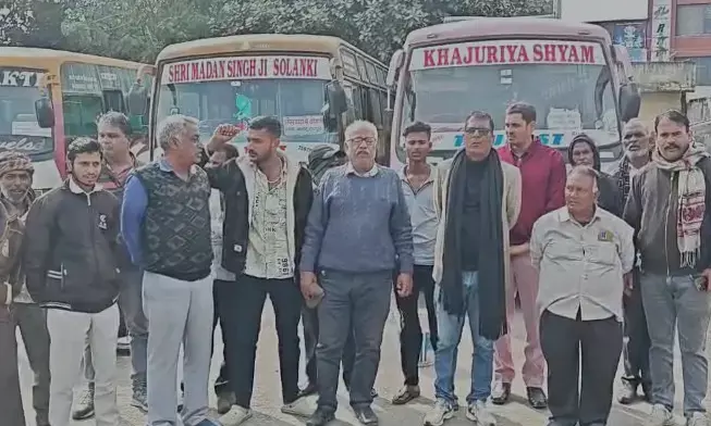 बड़ी हरणी में उमड़ा आस्था का सैलाब: धूमधाम से निकली भगवान देवनारायण की शोभायात्रा बड़ी हरणी में उमड़ा आस्था का सैलाब: धूमधाम से निकली भगवान देवनारायण की शोभायात्रा