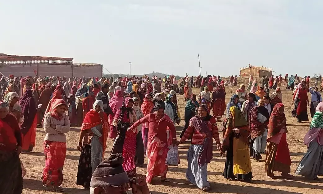 मनुष्य को प्रति समय सकारात्मक,ईश्वर भक्ति में रहते हुए इस सांसारिक जीवन को जीना चाहिए मनुष्य को प्रति समय सकारात्मक,ईश्वर भक्ति में रहते हुए इस सांसारिक जीवन को जीना चाहिए