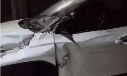 नशे में धुत ड्राइवर ने कमला विहार कॉलोनी को बनाया मैदान, गार्ड केबिन समेत 7 कारों के उड़ाए परखच्चे नशे में धुत ड्राइवर ने कमला विहार कॉलोनी को बनाया मैदान, गार्ड केबिन समेत 7 कारों के उड़ाए परखच्चे