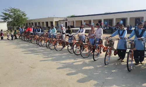 बावलास में छाात्राओं को 33 साइकिलों का वितरण बावलास में छाात्राओं को 33 साइकिलों का वितरण