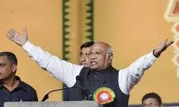 राष्ट्रीय मतदाता दिवस पर खरगे बोले लोकतंत्र की मजबूती के लिए संस्थाओं की स्वतंत्रता जरूरी