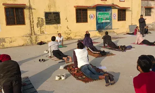 सूर्य सप्तमी पर आयुर्वेद औषधालयों में एक साथ हुआ सामूहिक सूर्य नमस्कार सूर्य सप्तमी पर आयुर्वेद औषधालयों में एक साथ हुआ सामूहिक सूर्य नमस्कार