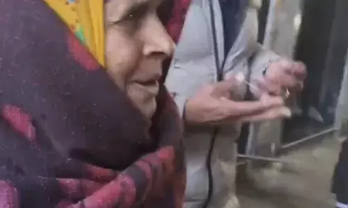 बजरी माफिया के हौसले बुलंद: पत्रकार के घर में घुसकर जान से मारने की दी धमकी बजरी माफिया के हौसले बुलंद: पत्रकार के घर में घुसकर जान से मारने की दी धमकी