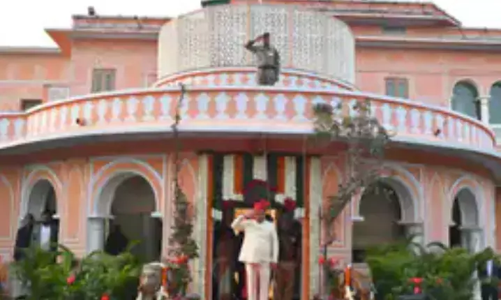 जयपुर: 77वें गणतंत्र दिवस पर देशभक्ति का ज्वार, मुख्यमंत्री भजनलाल शर्मा ने मुख्यमंत्री निवास और बड़ी चौपड़ पर फहराया तिरंगा जयपुर: 77वें गणतंत्र दिवस पर देशभक्ति का ज्वार, मुख्यमंत्री भजनलाल शर्मा ने मुख्यमंत्री निवास और बड़ी चौपड़ पर फहराया तिरंगा