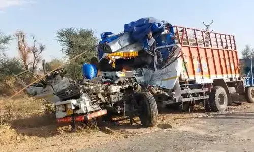 डीडवाना मेगा हाईवे पर भीषण हादसा, दो की मौत, तीसरा गंभीर घायल, आठ गायों की गई जान