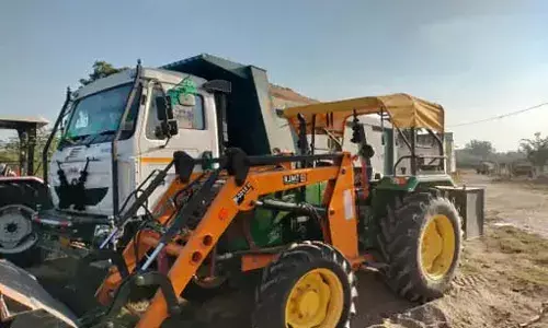 अवैध बजरी खनन पर कार्रवाई, शंभूगढ़ पुलिस ने डम्पर और लोडर जब्त किया अवैध बजरी खनन पर कार्रवाई, शंभूगढ़ पुलिस ने डम्पर और लोडर जब्त किया