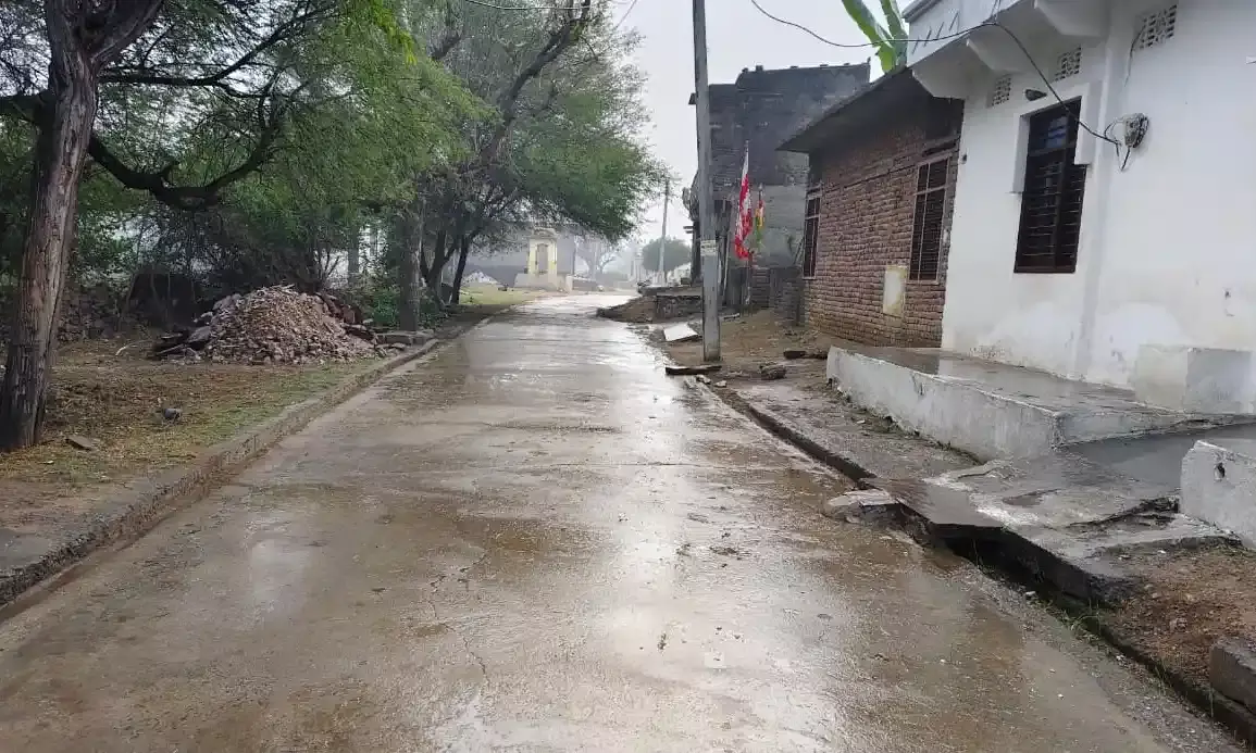 सवाईपुर क्षेत्र में बारिश ने बढ़ी सर्दी, आसमान में छाये बादल