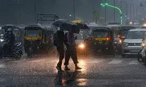 कई जिलों में बारिश और ओलावृष्टि, बिजली गिरने से दो की मौत